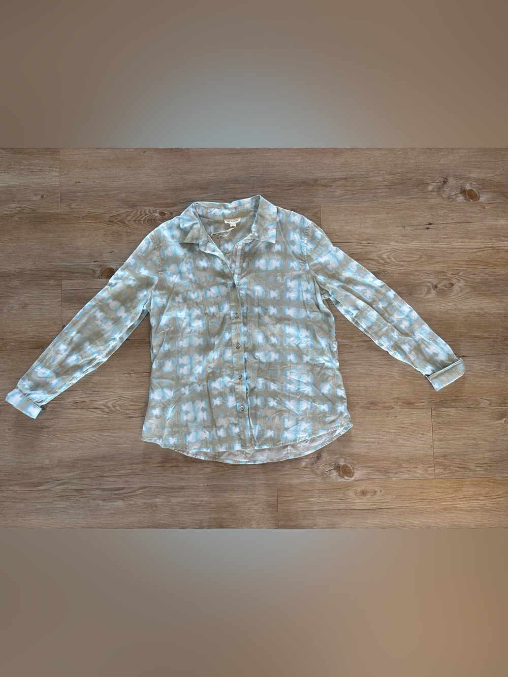 NIC+ZOE Blue and Cream Patterned Button-Down Shirt